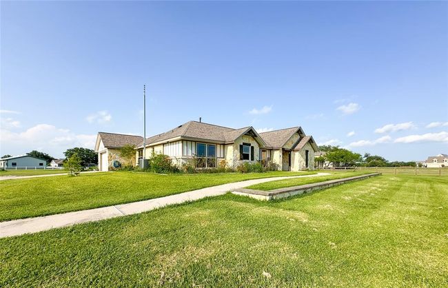 2818 Rustic Wood Ln, House other with 3 bedrooms, 2 bathrooms and 2 parking in Rosharon TX | Image 44
