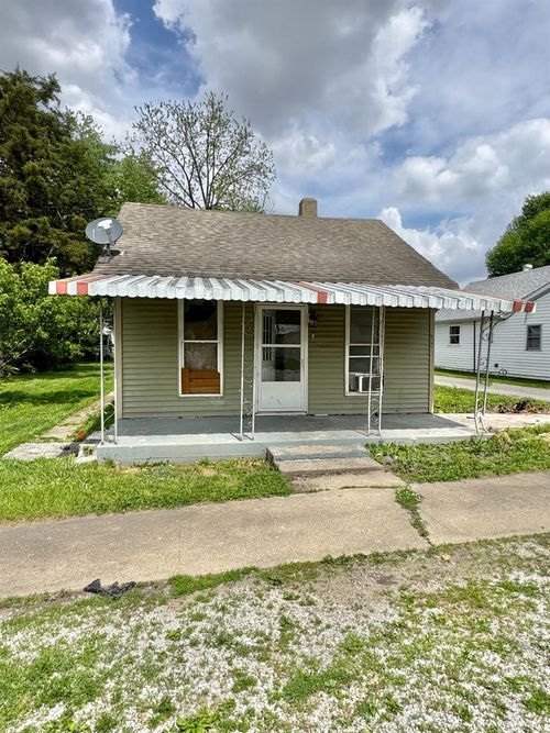 304 E Franklin St, Saint Paul, IN, 47272-4704 | Card Image