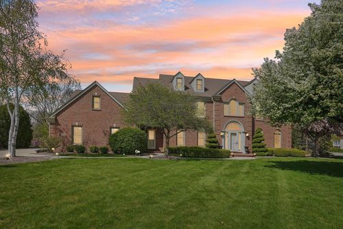 9254 W Wyndham Hills Court, Franklin, WI, 53132 | Card Image