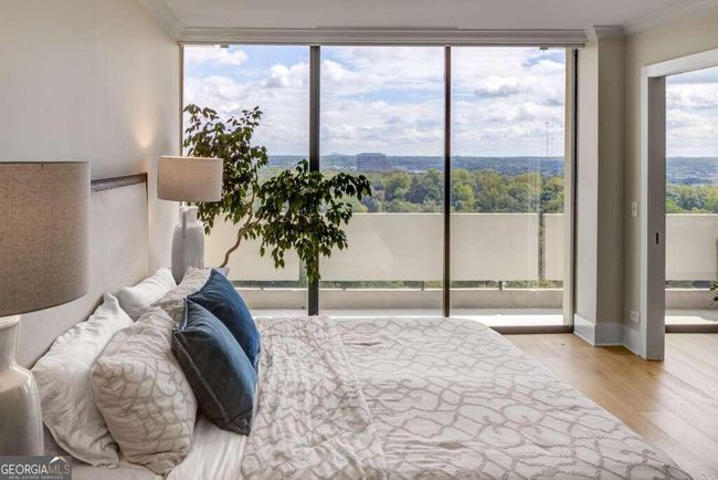 APT-21E - 2575 Peachtree Rd Ne, Condo with 2 bedrooms, 2 bathrooms and null parking in Atlanta GA | Image 14