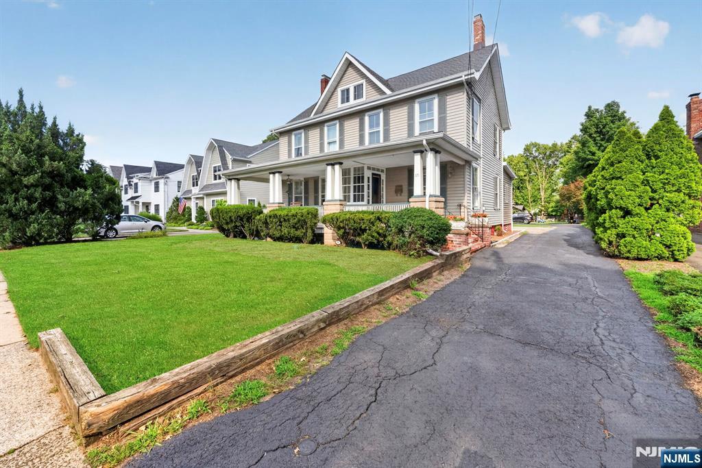 Residential in Ridgewood 3