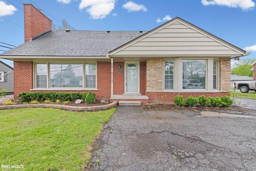 27080 S River Rd, Harrison Township, MI, 48045-2163 | Card Image
