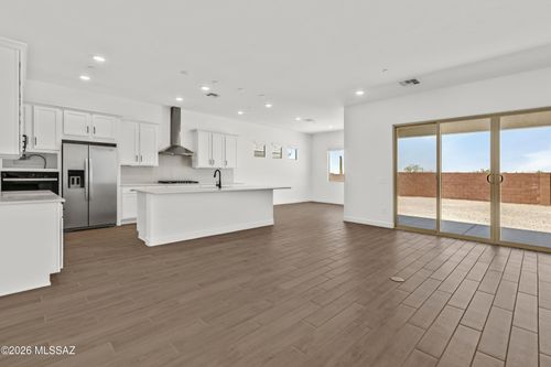5038 W Tavira Way, Tucson, AZ, 85742-0039 | Card Image