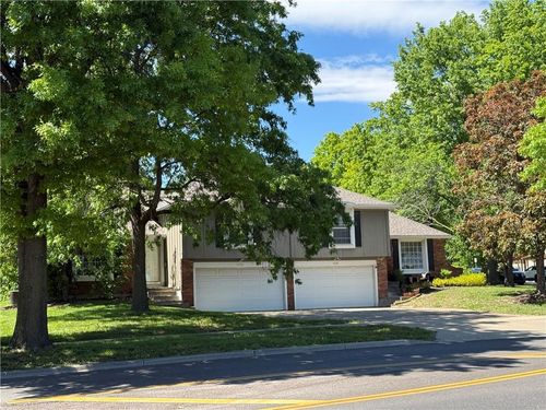 4290 Somerset Dr, Prairie Village, KS, 66208-5217 | Card Image