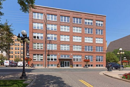 304-225 9th St E, Saint Paul, MN, 55101-2514 | Card Image
