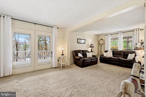 236 Kump Dr, GORE, VA, 22637-2952 | Card Image