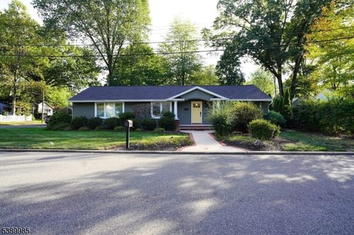 573 Willow St, Township Of Washington, NJ, 07676-4343 | Card Image