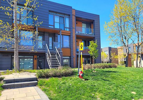 4234 Rue La Perrière, Longueuil, QC, J3Y0P4 | Card Image