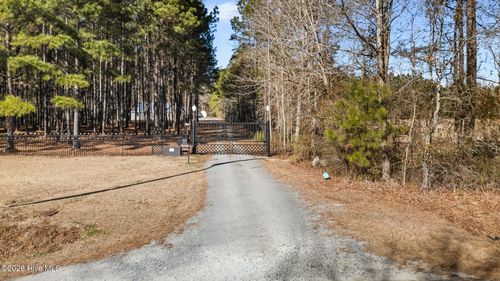 275 Van Moreadith Rd, New Bern, NC, 28562-7110 | Card Image