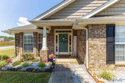 201 Summer Cove Cir Nw, Madison, AL, 35757-7578 | Card Image