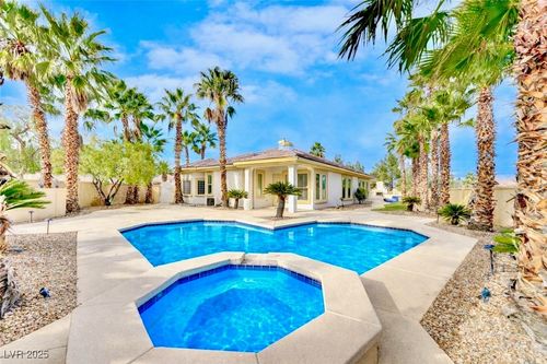 2290 Casa Bella Ct, Las Vegas, NV, 89117-8934 | Card Image