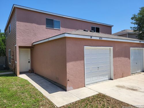 8024 Maverick Climb, San Antonio, TX, 78250-6028 | Card Image