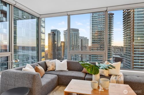 2805-1808 Minor Ave, Seattle, WA, 98101-1831 | Card Image