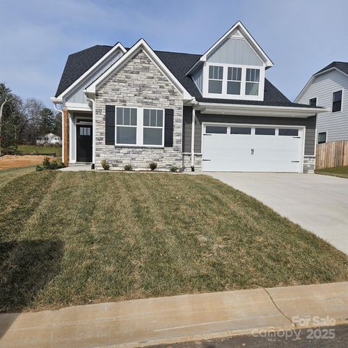 3 E Wilde Way, Fletcher, NC, 28732-0890 | Card Image