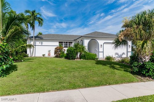 288 Castaways St, MARCO ISLAND, FL, 34145-3426 | Card Image