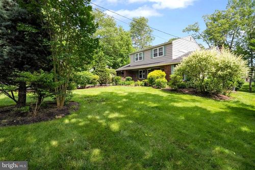 10 Lawrence Rd, AUDUBON, PA, 19403-1936 | Card Image