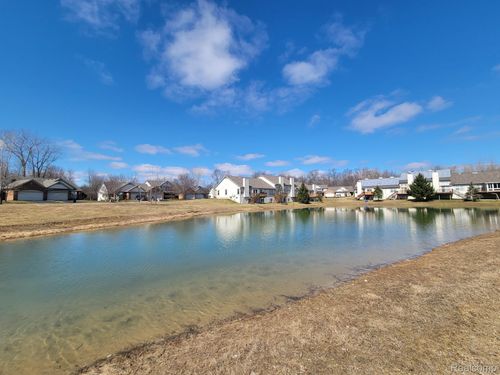 5894 Augusta Ln, Grand Blanc, MI, 48439 | Card Image