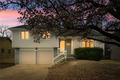 14406 Saint Andrews Dr, Grandview, MO, 64030-4166 | Card Image