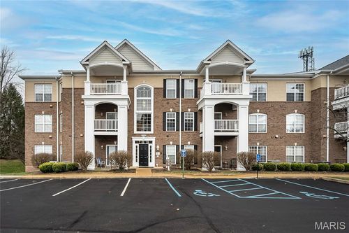 apt-307-13115 Mill Crossing Ct, Creve Coeur, MO, 63141-2102 | Card Image