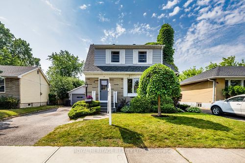 8 Forest Rd, Ajax, ON, L1S2N3 | Card Image