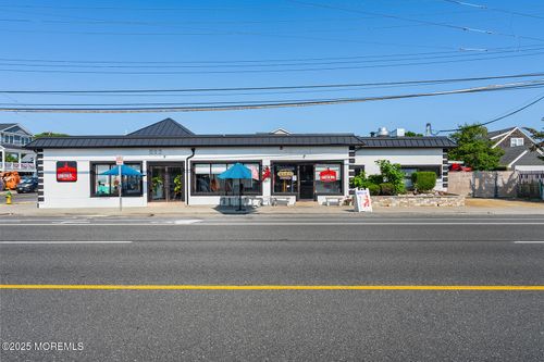 812 Ne Central Ave, Seaside Park, NJ, 08752-1504 | Card Image
