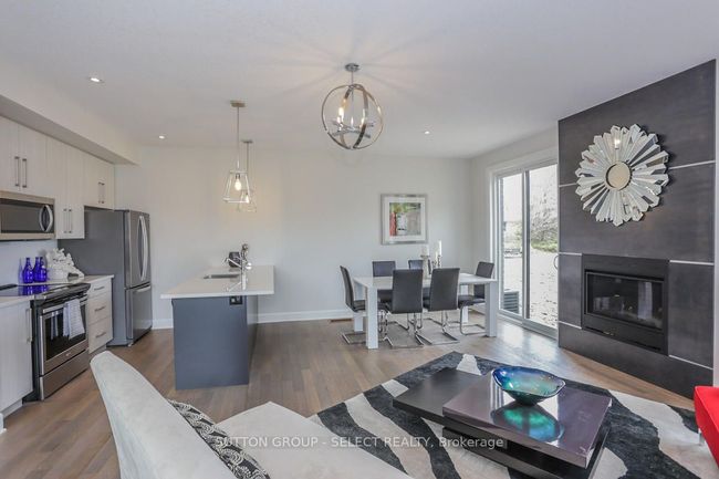 2 - 499 Sophia Cres, Condo with 3 bedrooms, 4 bathrooms and 1 parking in London ON | Image 5