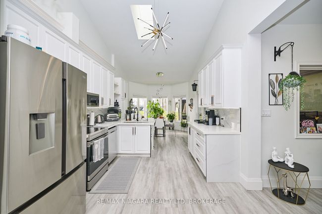 637 Carl Rd, House other with 5 bedrooms, 4 bathrooms and 20 parking in Port Robinson ON | Image 12