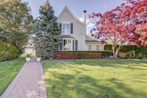 63 Buckingham Pl, Lynbrook, NY, 11563-1837 | Card Image