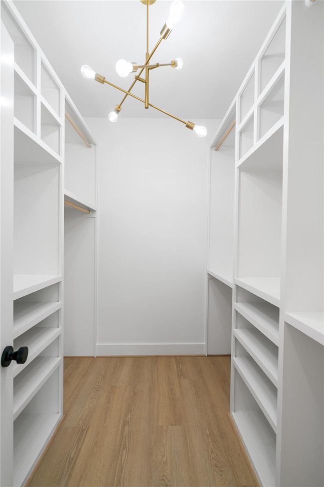 Custom walk-in closet | Image 30
