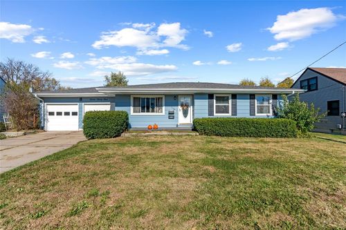 1134 Center St Ne, Cedar Rapids, IA, 52402-3536 | Card Image