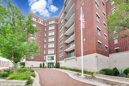 307-201 N Vail Ave, Arlington Heights, IL, 60004-5955 | Card Image