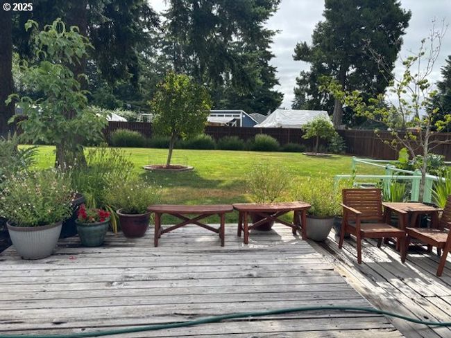 Deck | Image 32