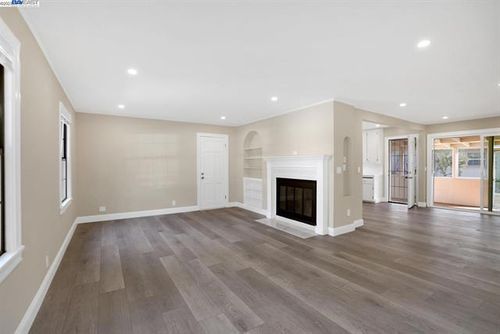 201 Sunset Blvd, Cherryland, CA, 94541-3829 | Card Image