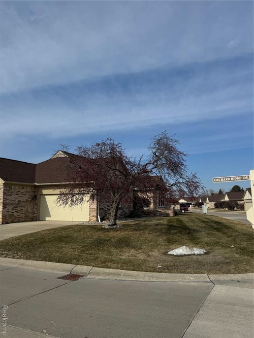 15601 Orchard Ridge Dr, Clinton Township, MI, 48038-1684 | Card Image