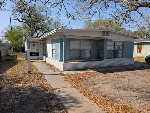 4513 Carroll Ln, Corpus Christi, TX, 78415-2634 | Card Image