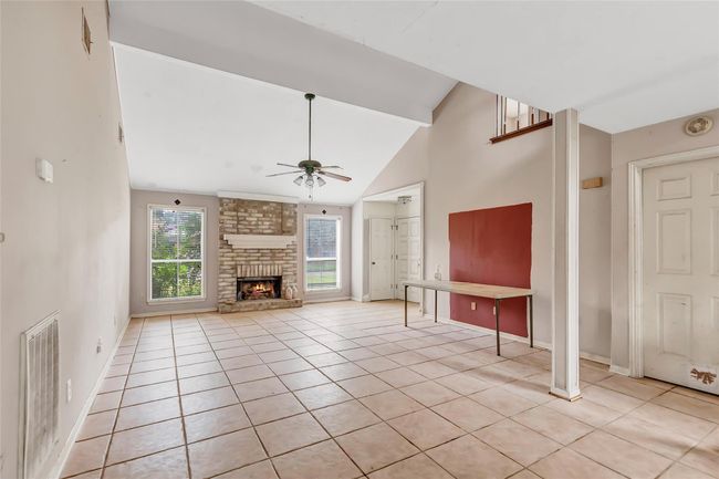 906 N Chamfer Way, House other with 4 bedrooms, 2 bathrooms and 2 parking in Crosby TX | Image 10