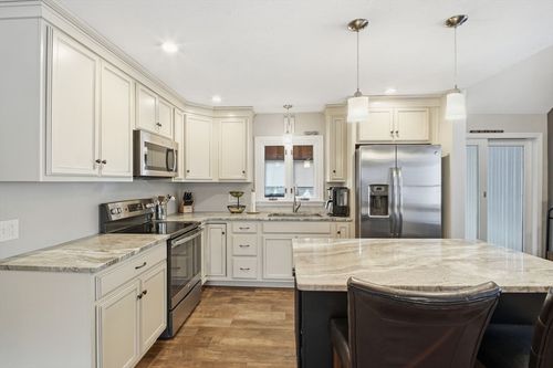 167 Wolcott Ave, West Springfield, MA, 01089-1980 | Card Image