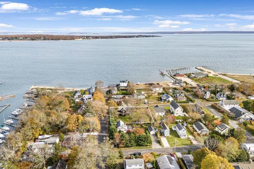 640 Orchard St, New Suffolk, NY, 11956 | Card Image