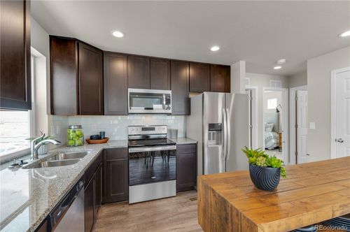 46550 Avery Ln, Bennett, CO, 80102-8851 | Card Image