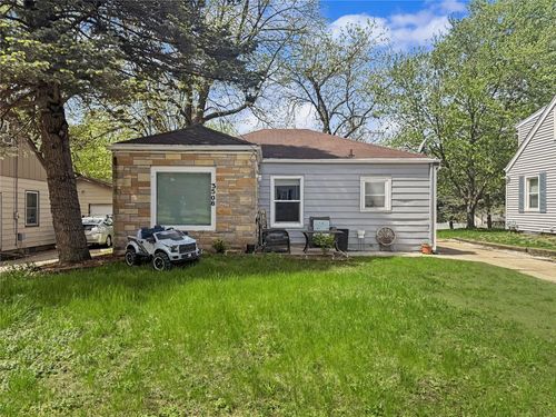 3508 37th St, Des Moines, IA, 50310-4640 | Card Image