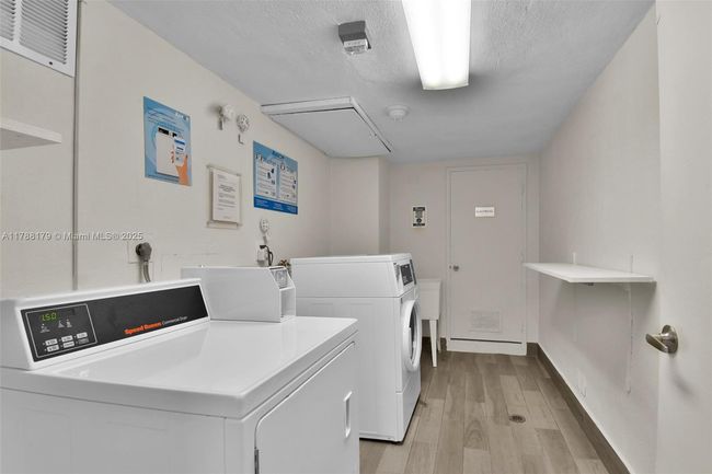 PHH - 9225 Collins Ave, Condo with 3 bedrooms, 3 bathrooms and null parking in Surfside FL | Image 64