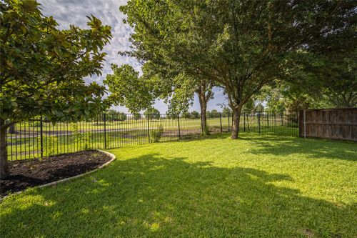 9601 Links Fairway Dr, Rowlett, TX, 75089-9532 | Card Image