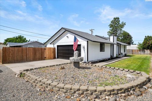 1520 S Vancouver St, Kennewick, WA, 99338 | Card Image