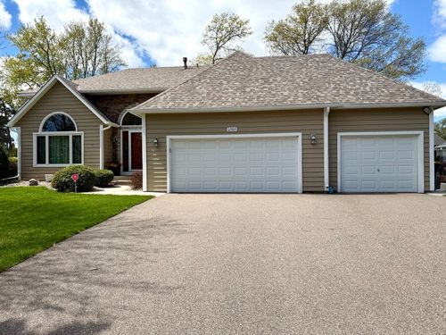 2555 Sylvan St, Little Canada, MN, 55117-1438 | Card Image