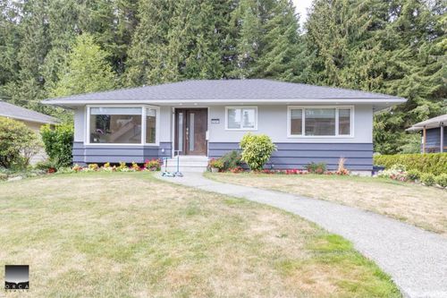 3581 Bluebonnet Rd, North Vancouver, BC, V7R4C9 | Card Image