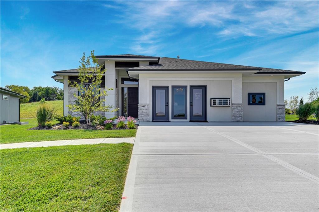 9457 Aurora Street, For Sale in Lenexa Zoocasa