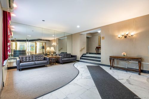 apt-107-84 Main St, Jamaica, NY, 11435-1701 | Card Image