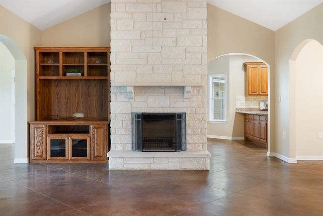 10565 N Highway 77, House other with 3 bedrooms, 3 bathrooms and 4 parking in Lexington TX | Image 15
