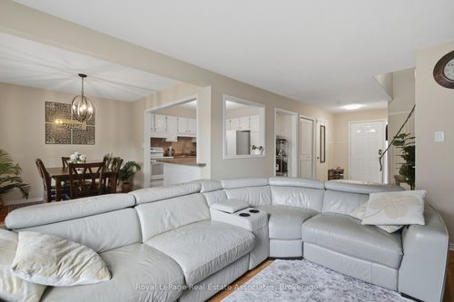 1693 Attawandaron Rd, London, ON, N6G3M7 | Card Image