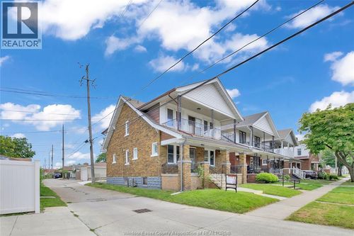 747 Niagara St, Windsor, ON, N9A3T5 | Card Image